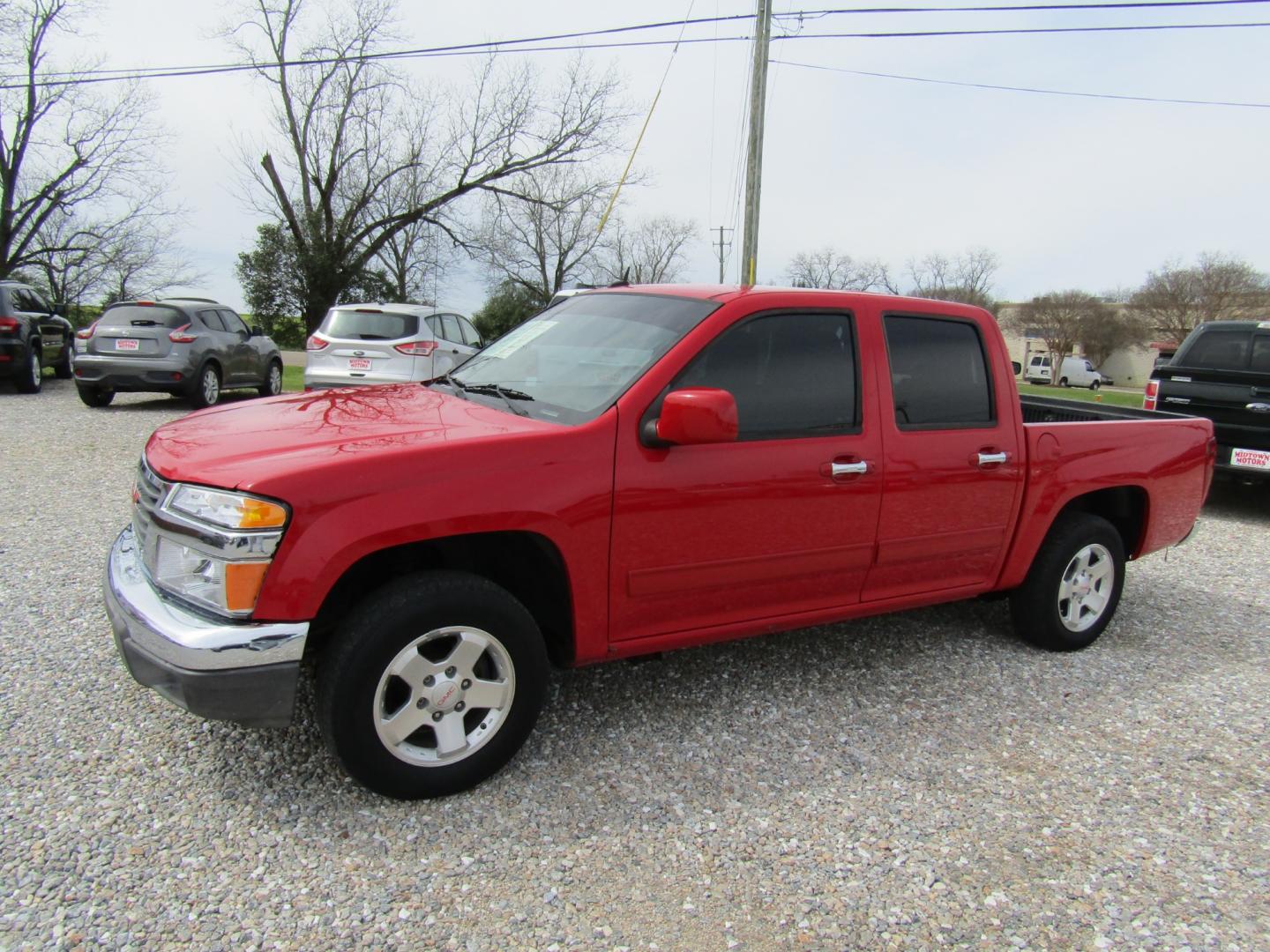 2012 Red /Gray GMC Canyon SLE Crew Cab 2WD (1GTD5MF9XC8) with an 2.9L L4 DOHC 16V engine, Automatic transmission, located at 15016 S Hwy 231, Midland City, AL, 36350, (334) 983-3001, 31.306210, -85.495277 - Photo#2